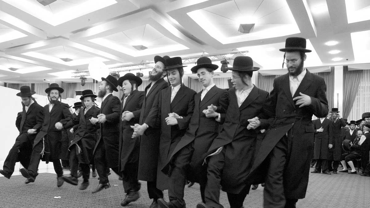 ¿Es Culpa de los $ Que No Tenemos Novias?